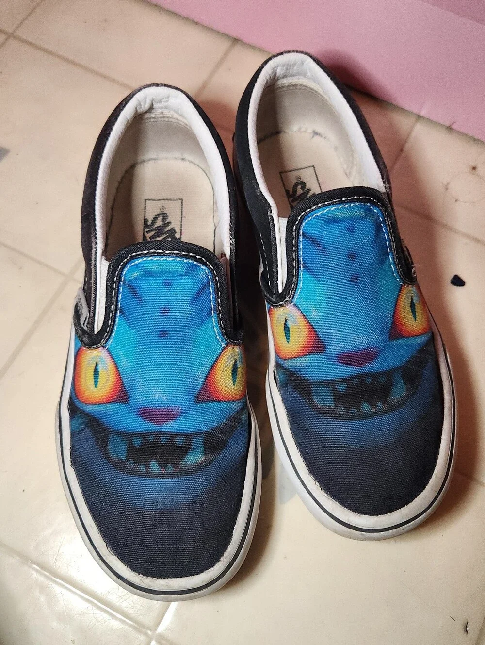 VANS - KPOP DEMON HUNTERS DERPY TIGER Kids Slip-On Sneakers